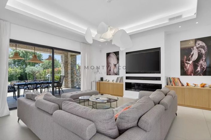 Image No.3-5 Bed House for sale