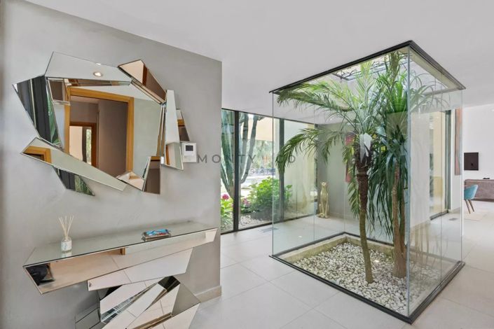Image No.9-6 Bed House for sale