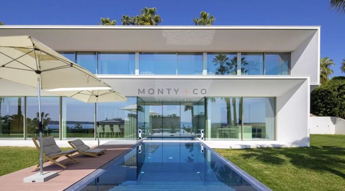 Image No.8-5 Bed House for sale