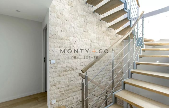 Image No.9-7 Bed House for sale