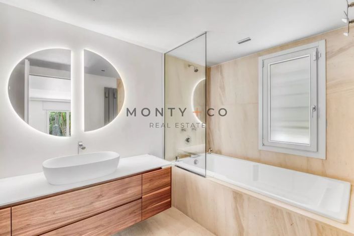 Image No.16-4 Bed House for sale