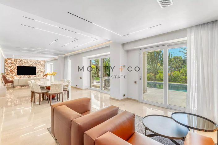 Image No.6-4 Bed House for sale