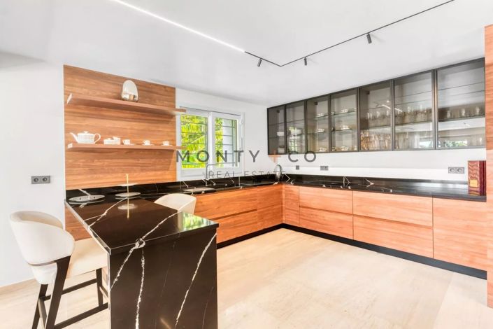 Image No.7-4 Bed House for sale