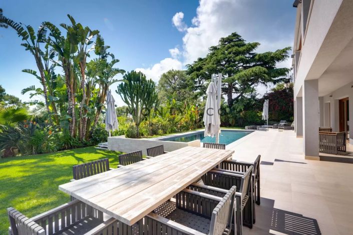 Image No.8-4 Bed House for sale