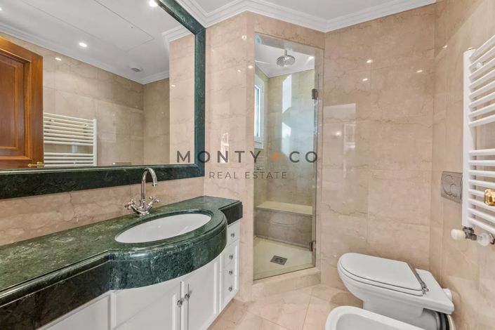 Image No.12-6 Bed House for sale