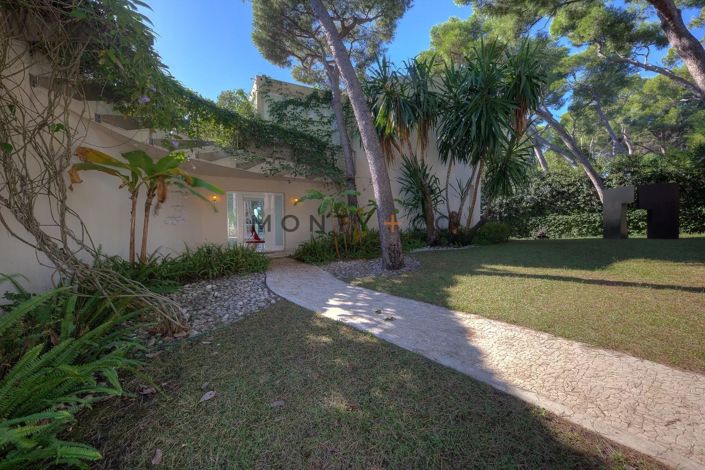 Image No.17-4 Bed House for sale