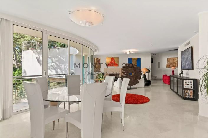 Image No.6-4 Bed House for sale