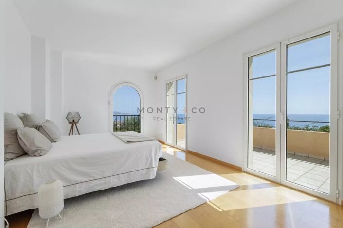 Image No.11-5 Bed House for sale