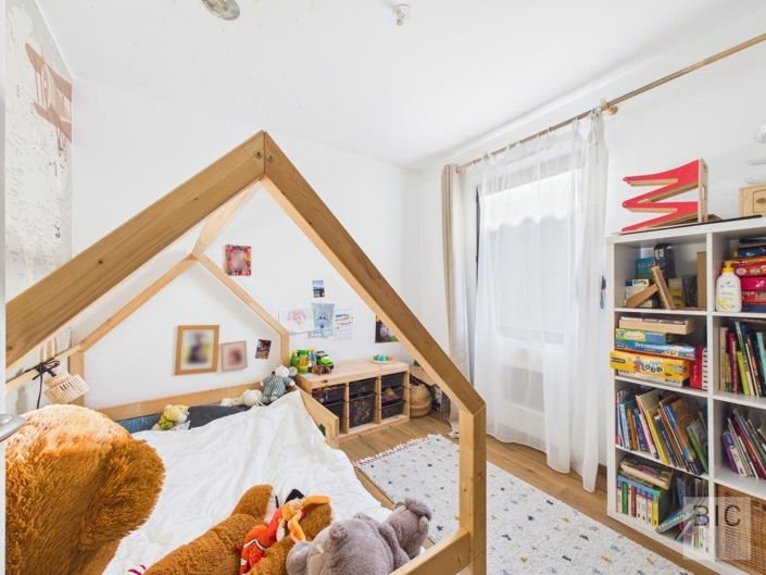 Image No.13-3 Bed Property for sale