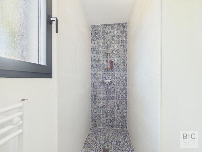 Image No.21-3 Bed Property for sale