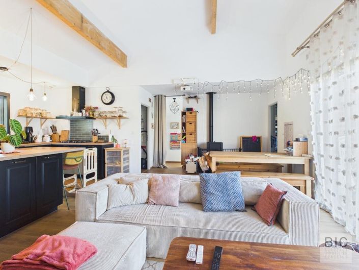 Image No.3-3 Bed Property for sale