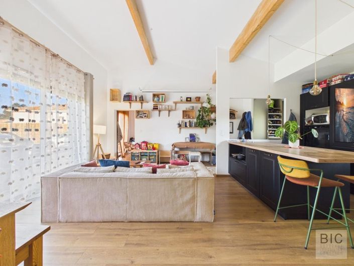 Image No.9-3 Bed Property for sale