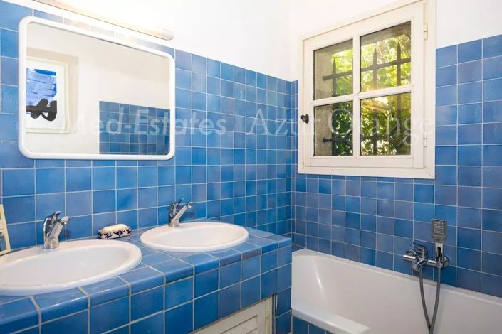 Image No.17-6 Bed House for sale