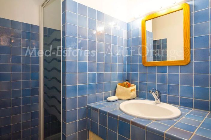 Image No.23-6 Bed House for sale