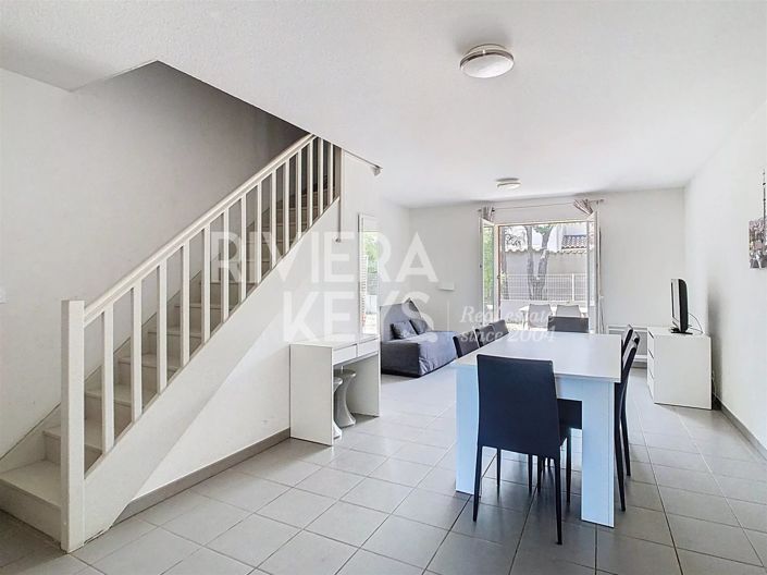 Image No.5-2 Bed House for sale