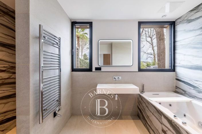 Image No.23-7 Bed House for sale