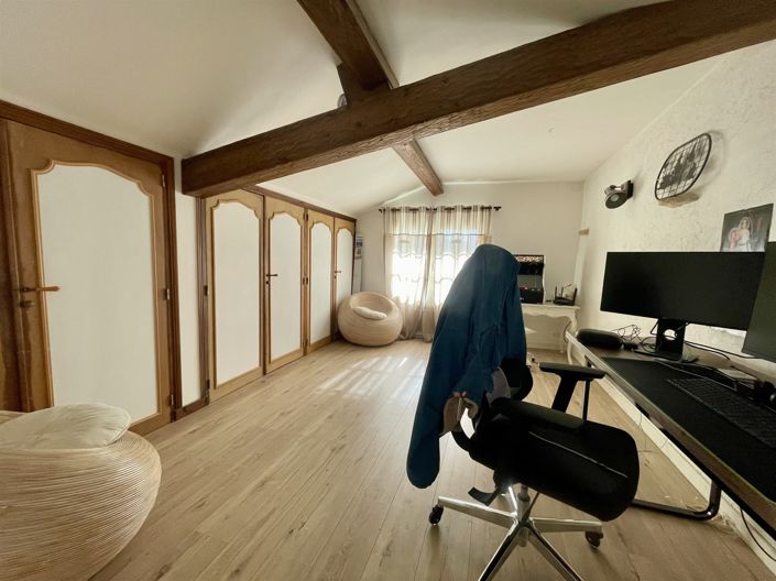 Image No.12-5 Bed House for sale