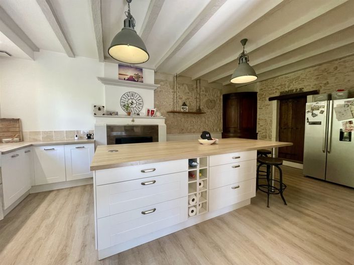 Image No.7-5 Bed House for sale