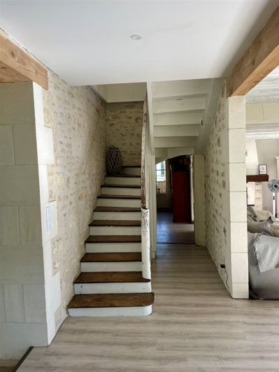 Image No.8-5 Bed House for sale