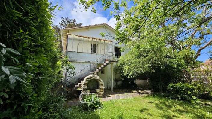 Image No.2-4 Bed House for sale