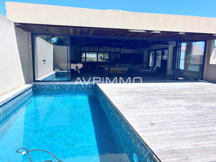 Image No.2-5 Bed House for sale