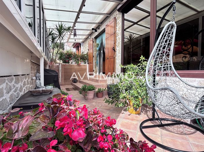 Image No.7-4 Bed House for sale
