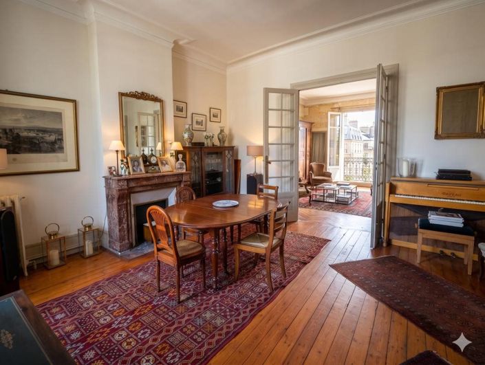 Image No.6-5 Bed House for sale
