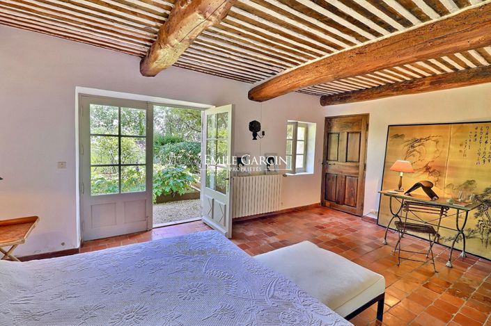 Image No.6-6 Bed House for sale