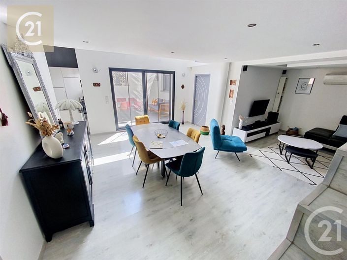 Image No.21-3 Bed House for sale