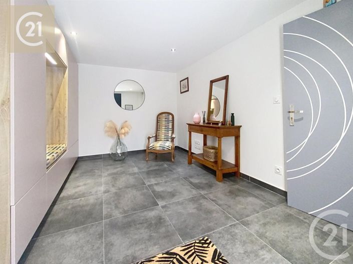 Image No.24-3 Bed House for sale
