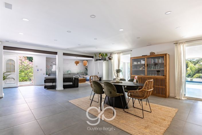 Image No.3-6 Bed House for sale