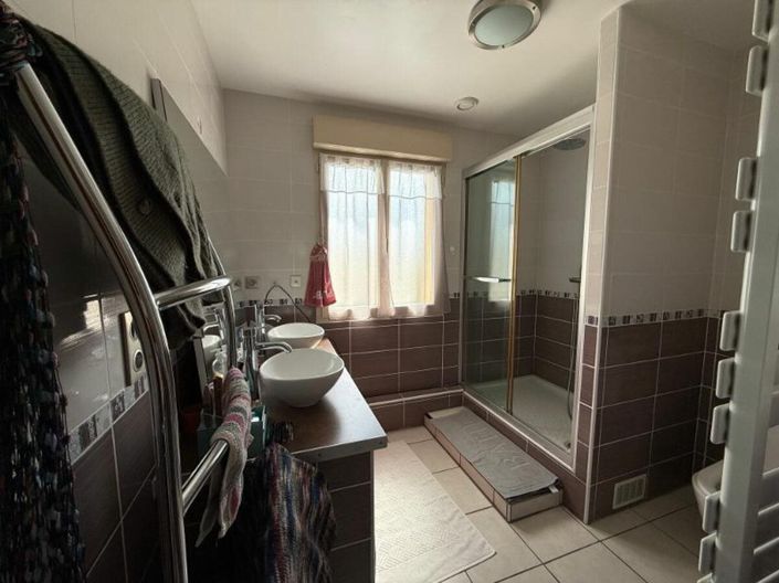 Image No.11-5 Bed House for sale