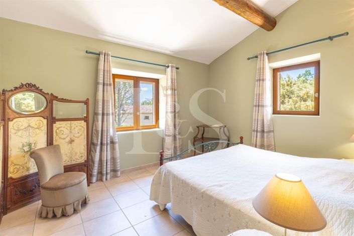 Image No.18-4 Bed House for sale