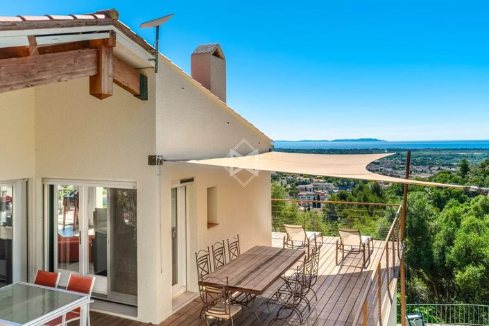 Image No.8-3 Bed House for sale