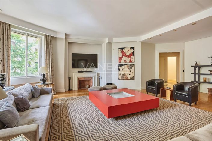 Image No.4-4 Bed Apartment for sale