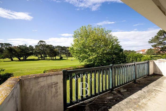Image No.7-5 Bed House for sale