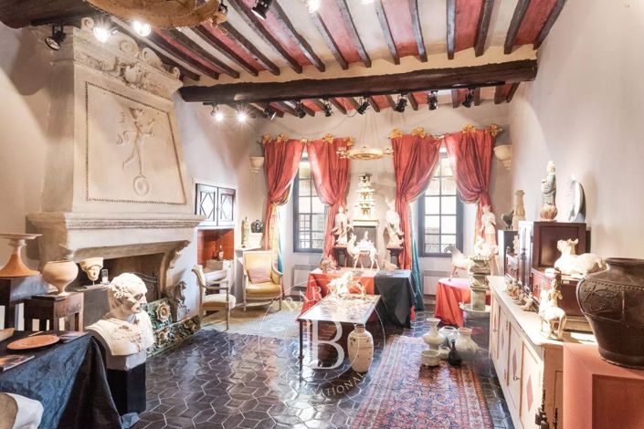 Image No.5-5 Bed House for sale