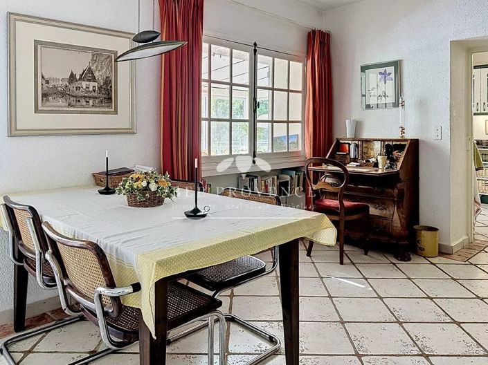 Image No.10-5 Bed House for sale