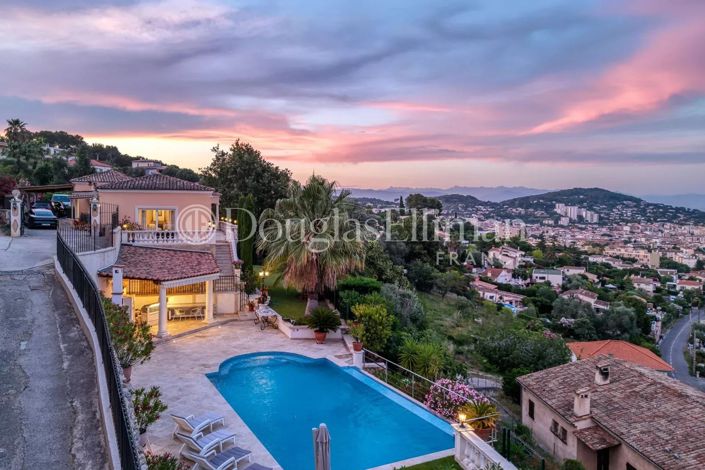 Image No.2-5 Bed House for sale