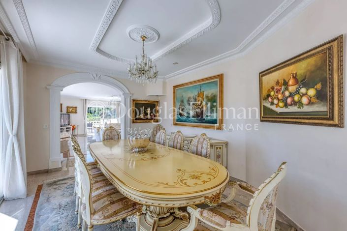 Image No.7-5 Bed House for sale