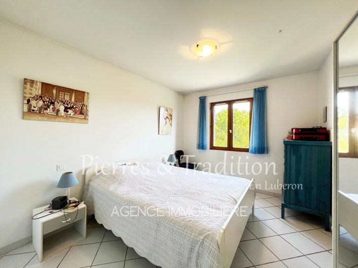 Image No.8-5 Bed House for sale