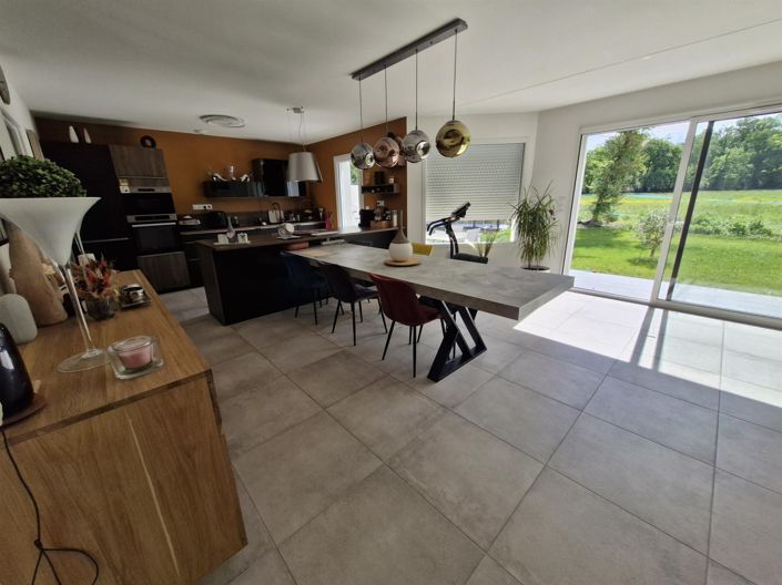 Image No.5-3 Bed House for sale