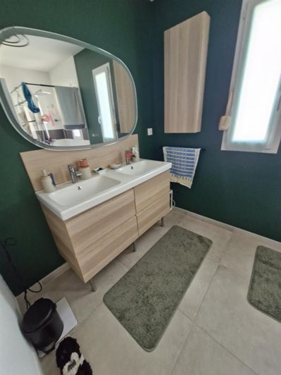 Image No.9-3 Bed House for sale
