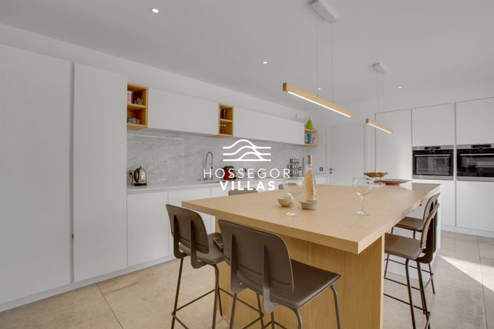 Image No.12-4 Bed House for sale