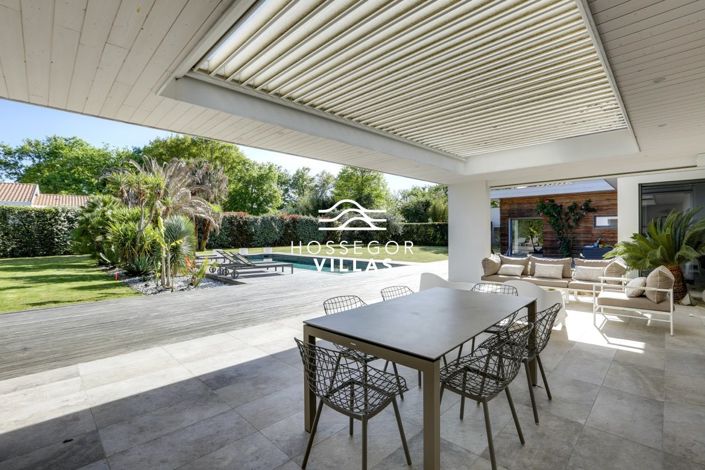 Image No.2-4 Bed House for sale