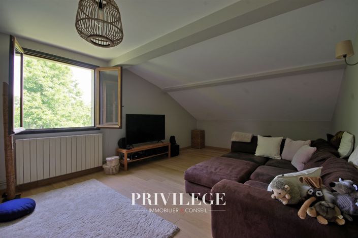 Image No.18-6 Bed House for sale