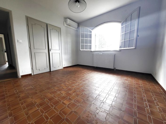 Image No.11-6 Bed House for sale