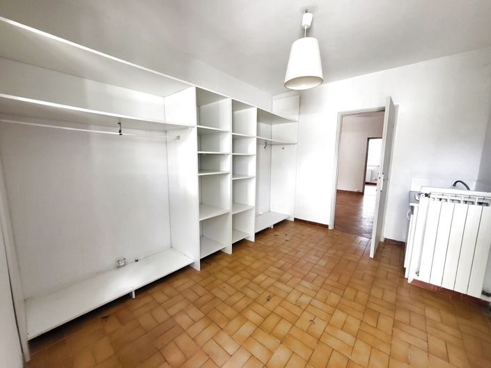 Image No.9-6 Bed House for sale