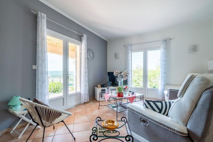 Image No.10-3 Bed House for sale
