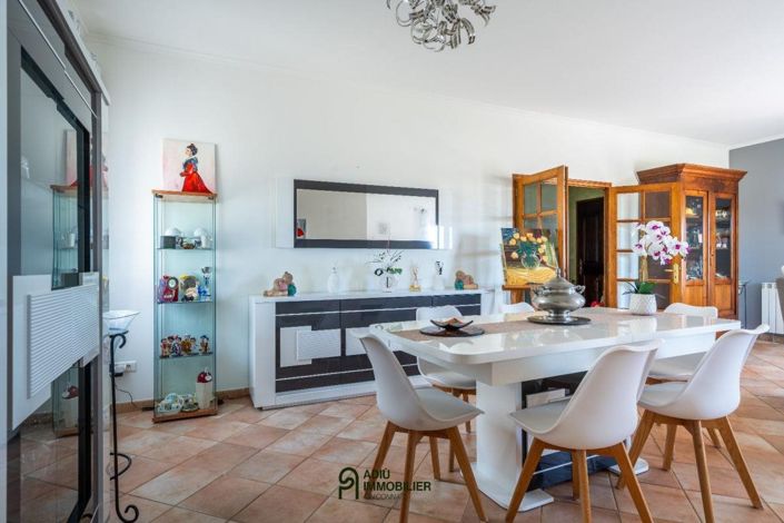 Image No.7-3 Bed House for sale